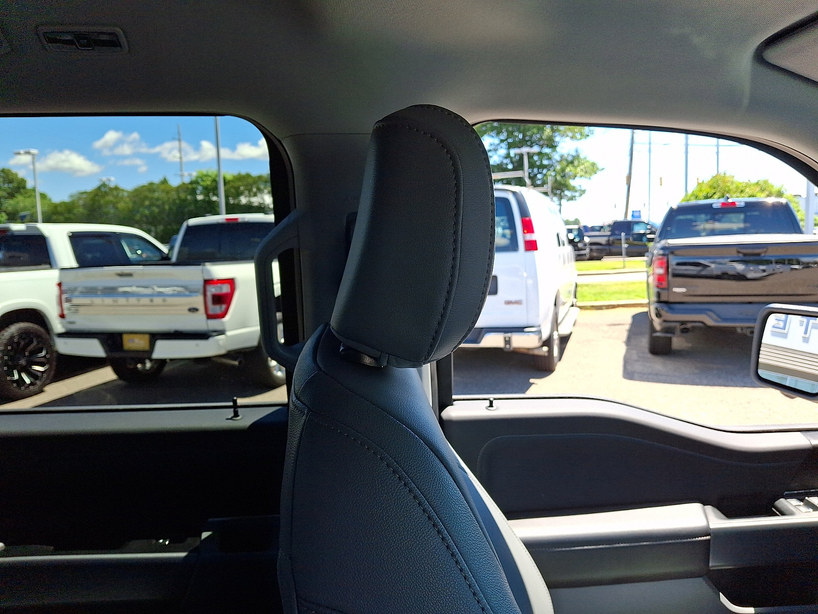 Certified 2025 Ford F150 Lightning Flash AWD/4WD image 12