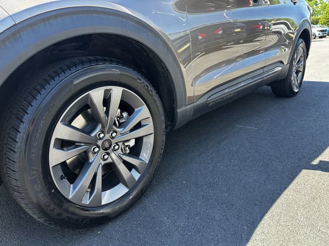 Certified 2021 Ford Explorer XLT w/ Equipment Group 202A AWD/4WD image 12