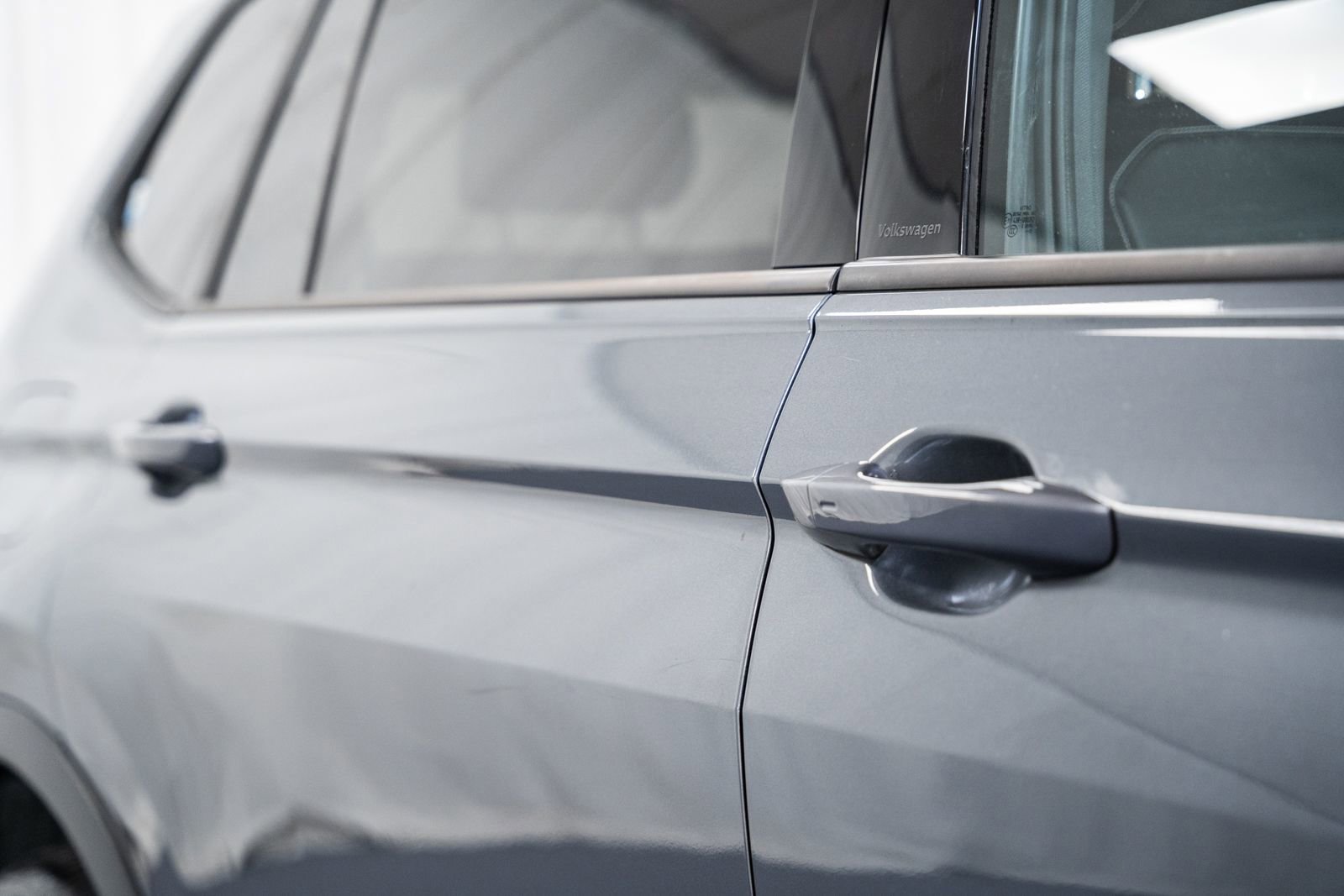 Used 2021 Volkswagen Tiguan SE R-Line image 15