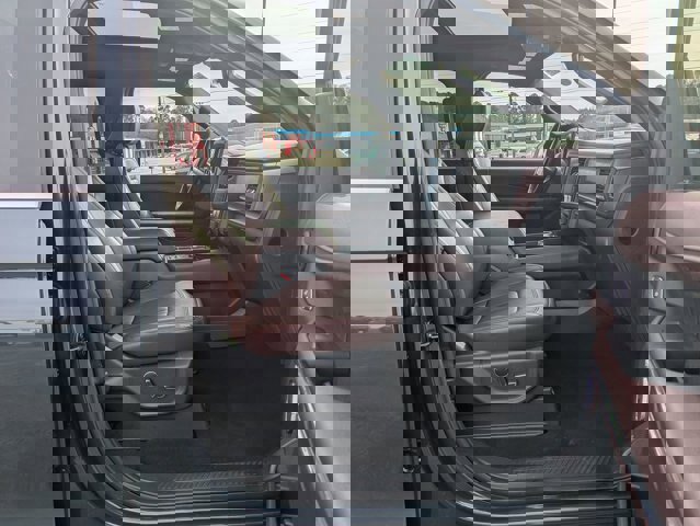 Certified 2024 Ford Expedition Limited image 36