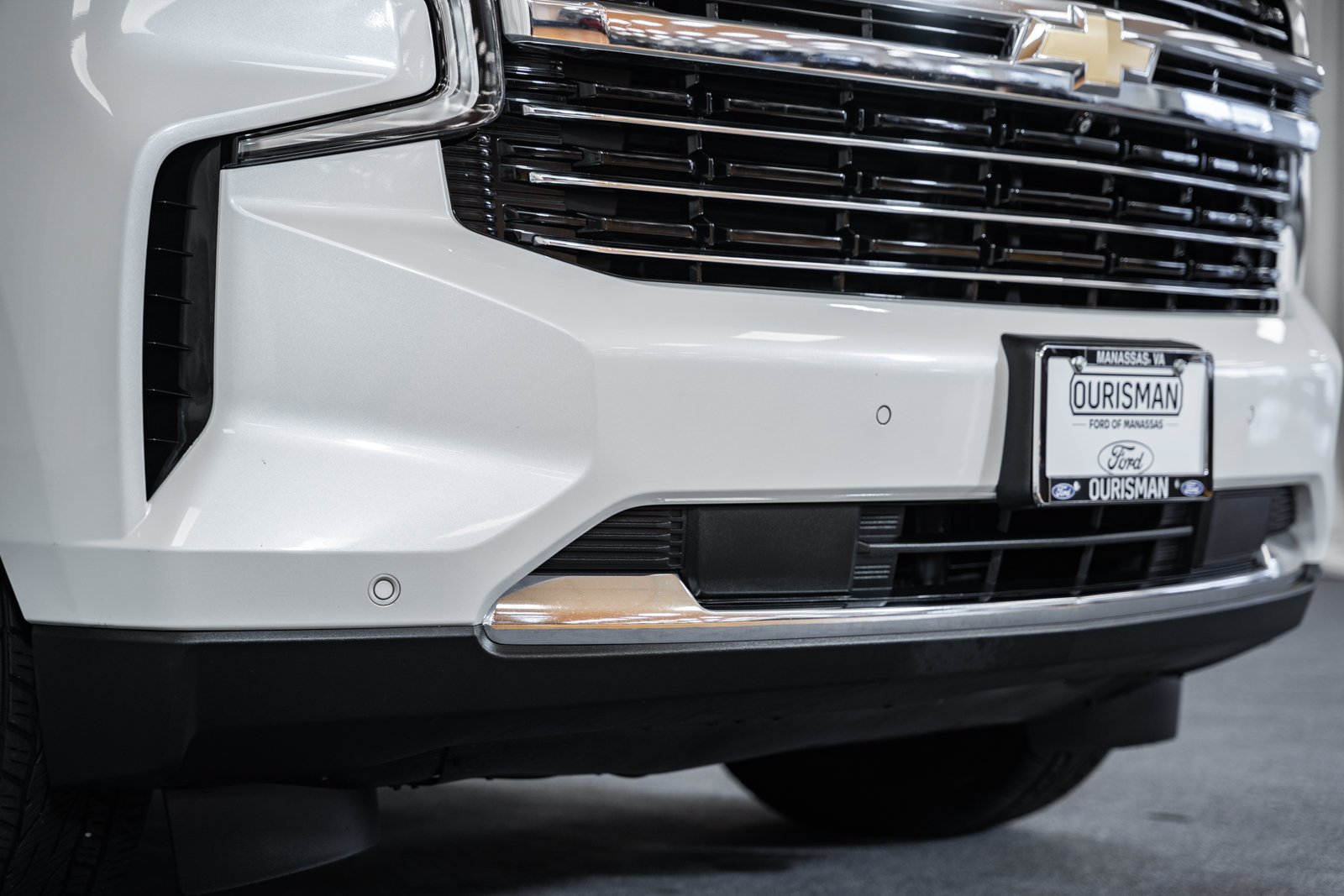 Used 2023 Chevrolet Suburban LT w/ Luxury Package AWD/4WD image 17