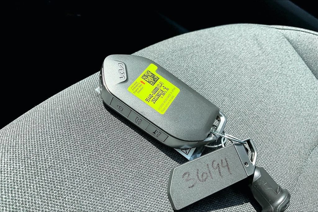Used 2025 Kia K4 FWD image 11