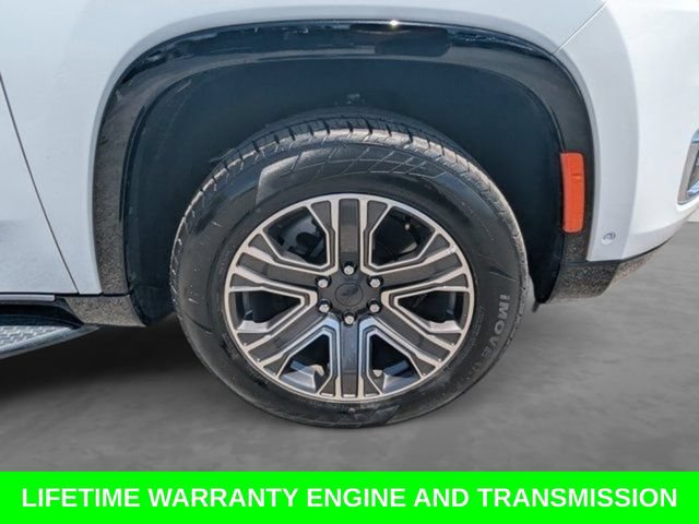 Used 2024 Jeep Wagoneer L Series II w/ Flexible Seating Group RWD image 12