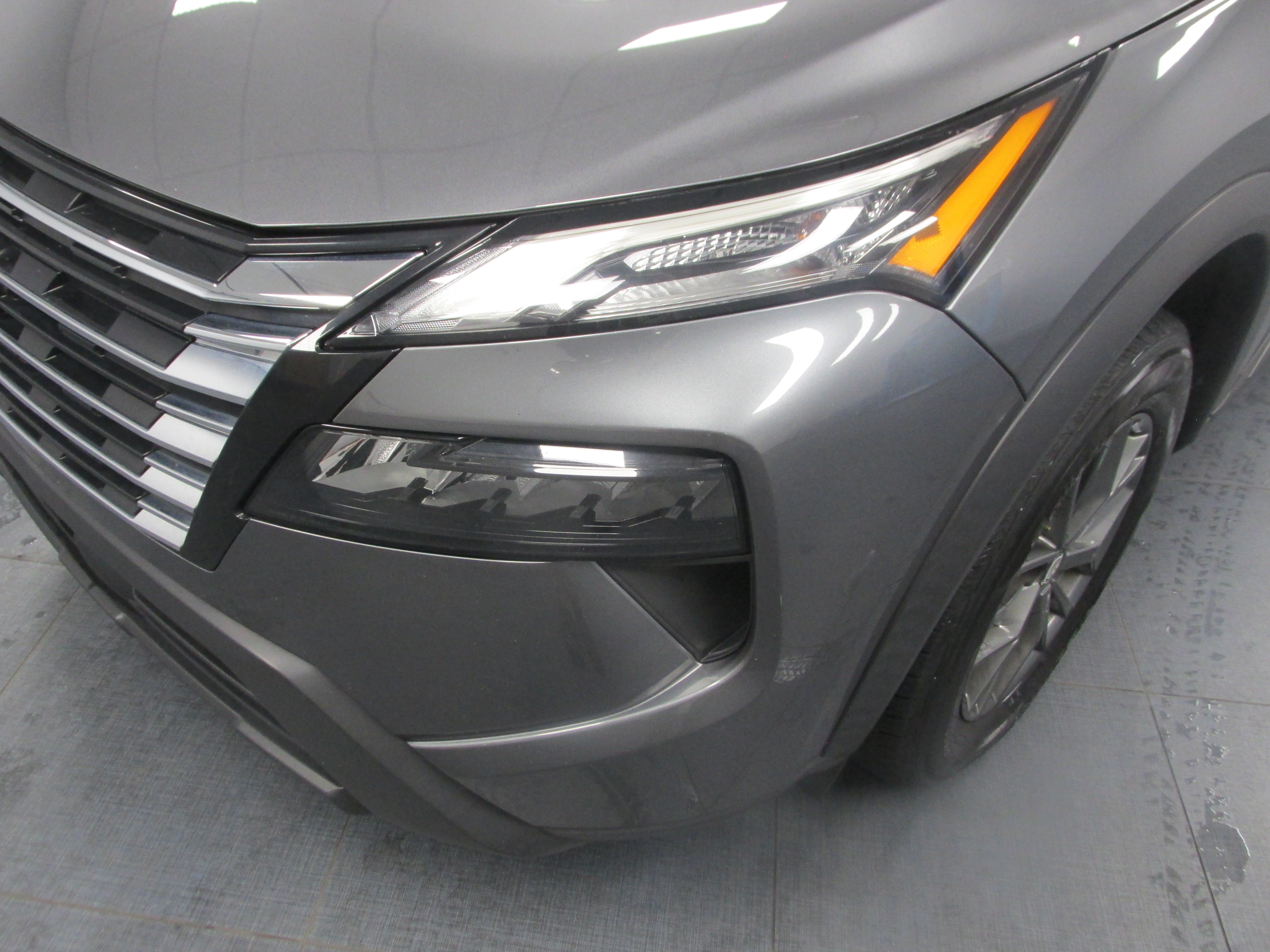 Used 2024 Nissan Rogue S FWD image 9