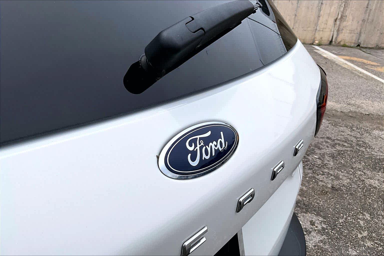 Certified 2025 Ford Escape ST-Line w/ Tech Pack #1 FWD image 31