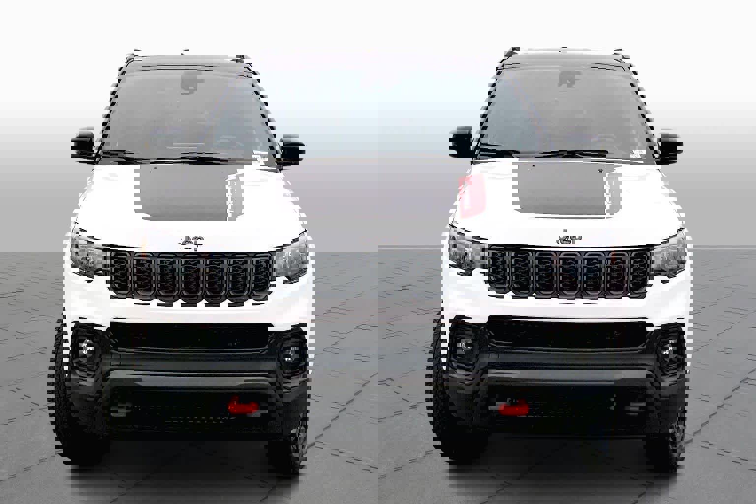 Used 2023 Jeep Compass Trailhawk image 3