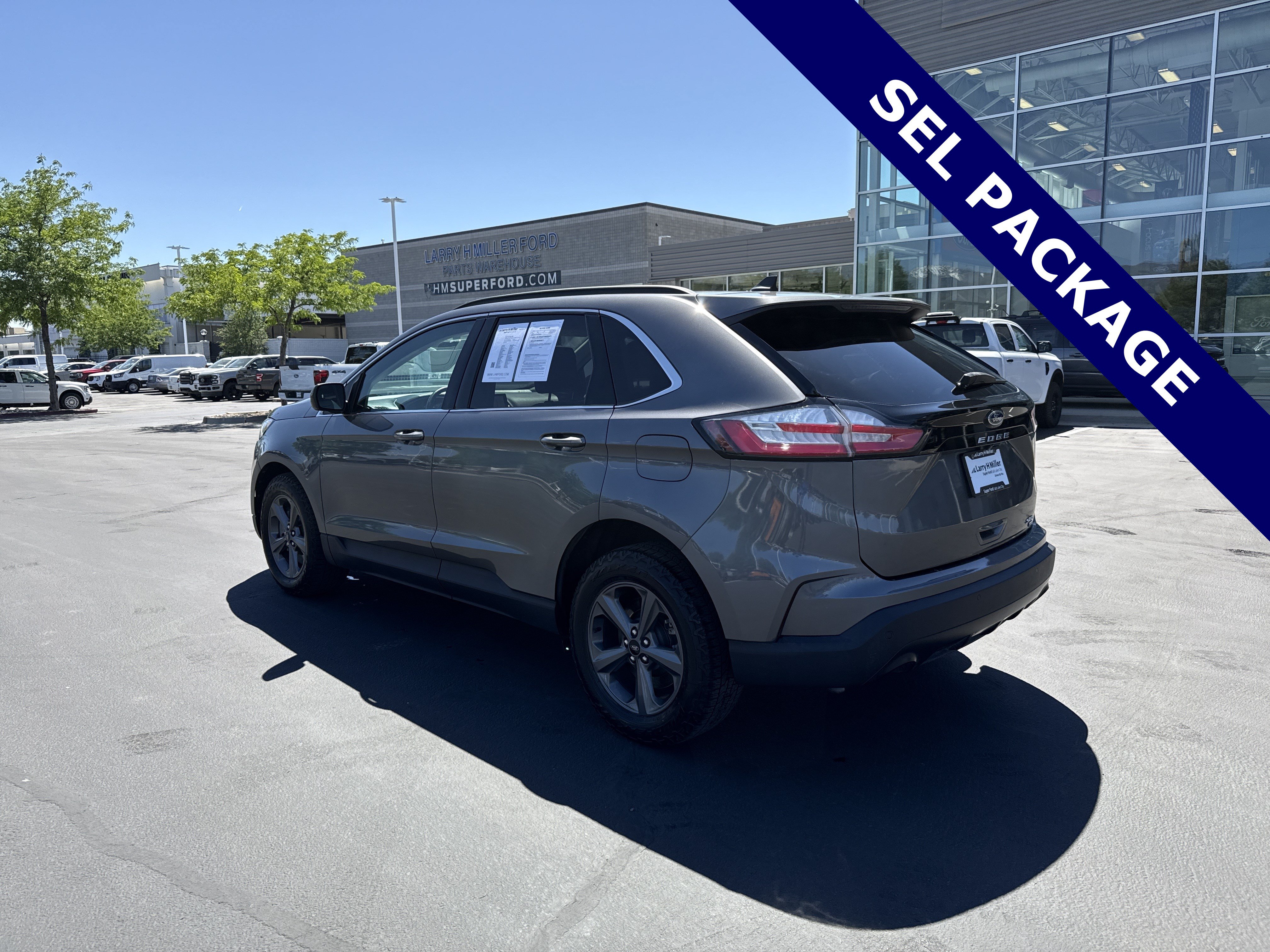 Certified 2022 Ford Edge SEL w/ Sport Appearance Package AWD/4WD image 3
