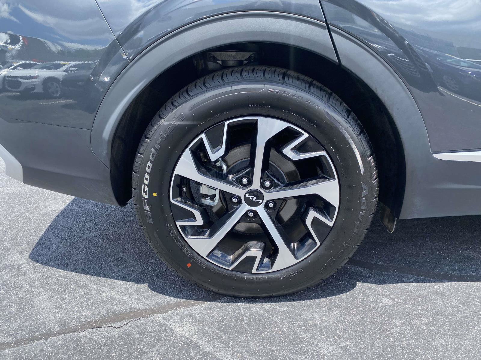 Used 2024 Kia Sportage EX FWD image 9
