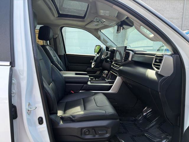 Used 2024 Toyota Sequoia SR5 w/ SR5 Premium Package AWD/4WD image 27
