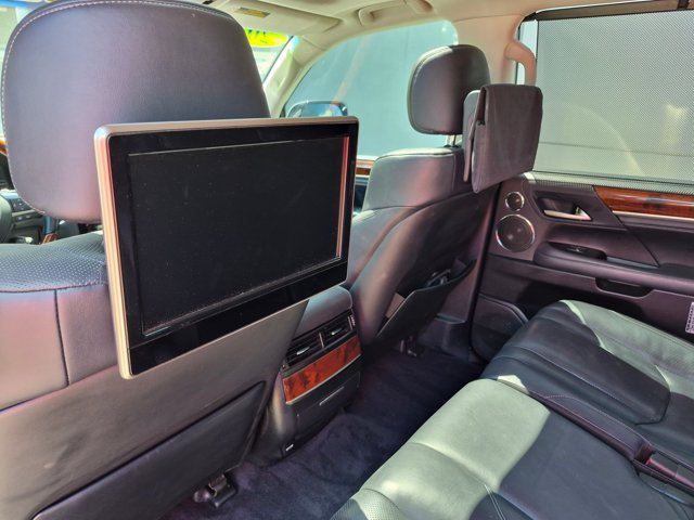 Used 2017 Lexus LX 570 4WD w/ Luxury Package image 33