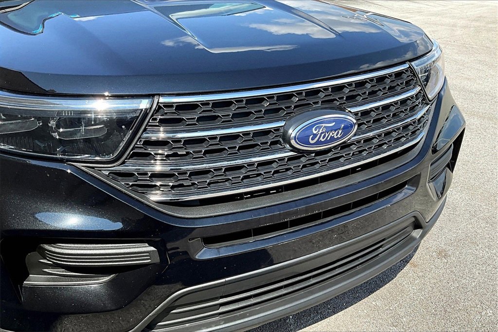 Certified 2023 Ford Explorer XLT w/ Class IV Trailer Tow Package image 30