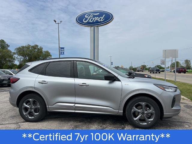 Certified 2024 Ford Escape ST-Line AWD/4WD image 2