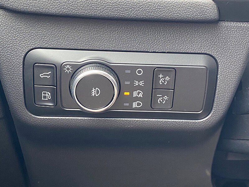 Certified 2025 Ford Escape Platinum AWD/4WD image 55