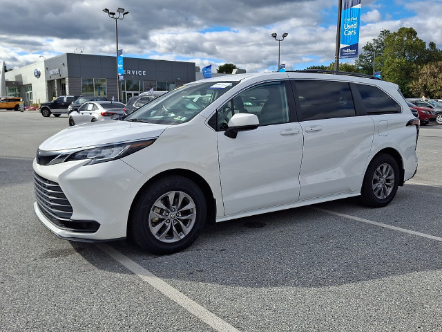 Used 2022 Toyota Sienna LE FWD image 6