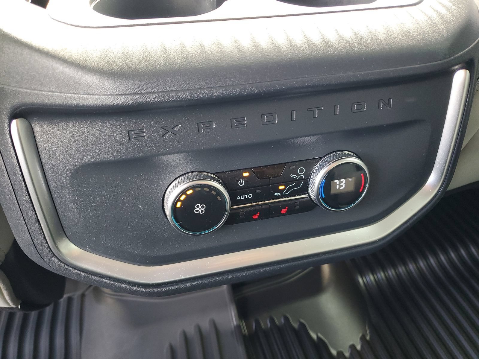 Certified 2025 Ford Expedition Platinum AWD/4WD image 14