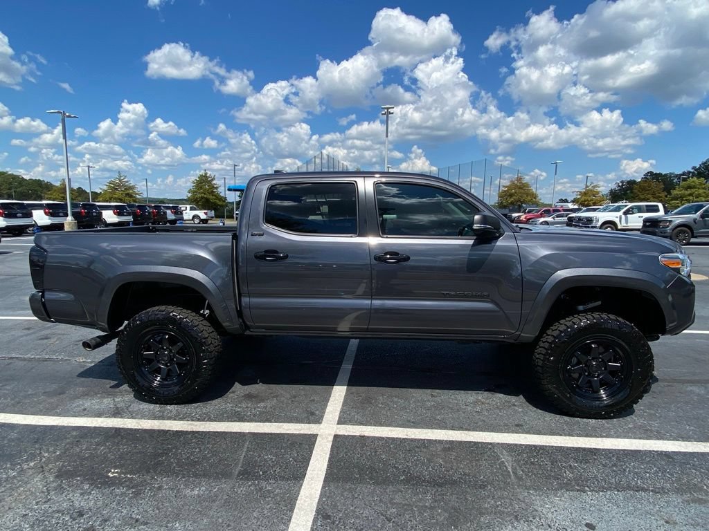 Used 2023 Toyota Tacoma SR5 w/ Technology Package AWD/4WD image 8