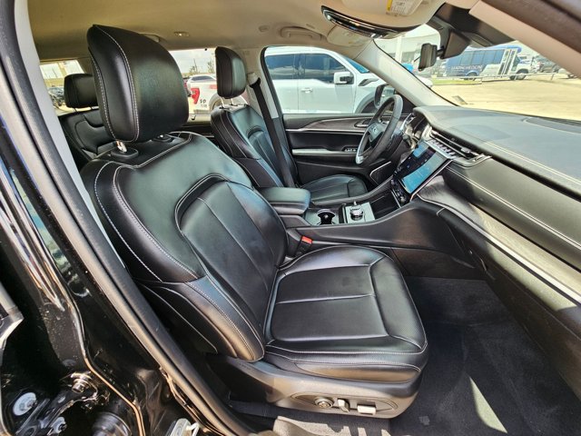 Used 2023 Jeep Grand Cherokee L Limited w/ Luxury Tech Group II AWD/4WD image 29