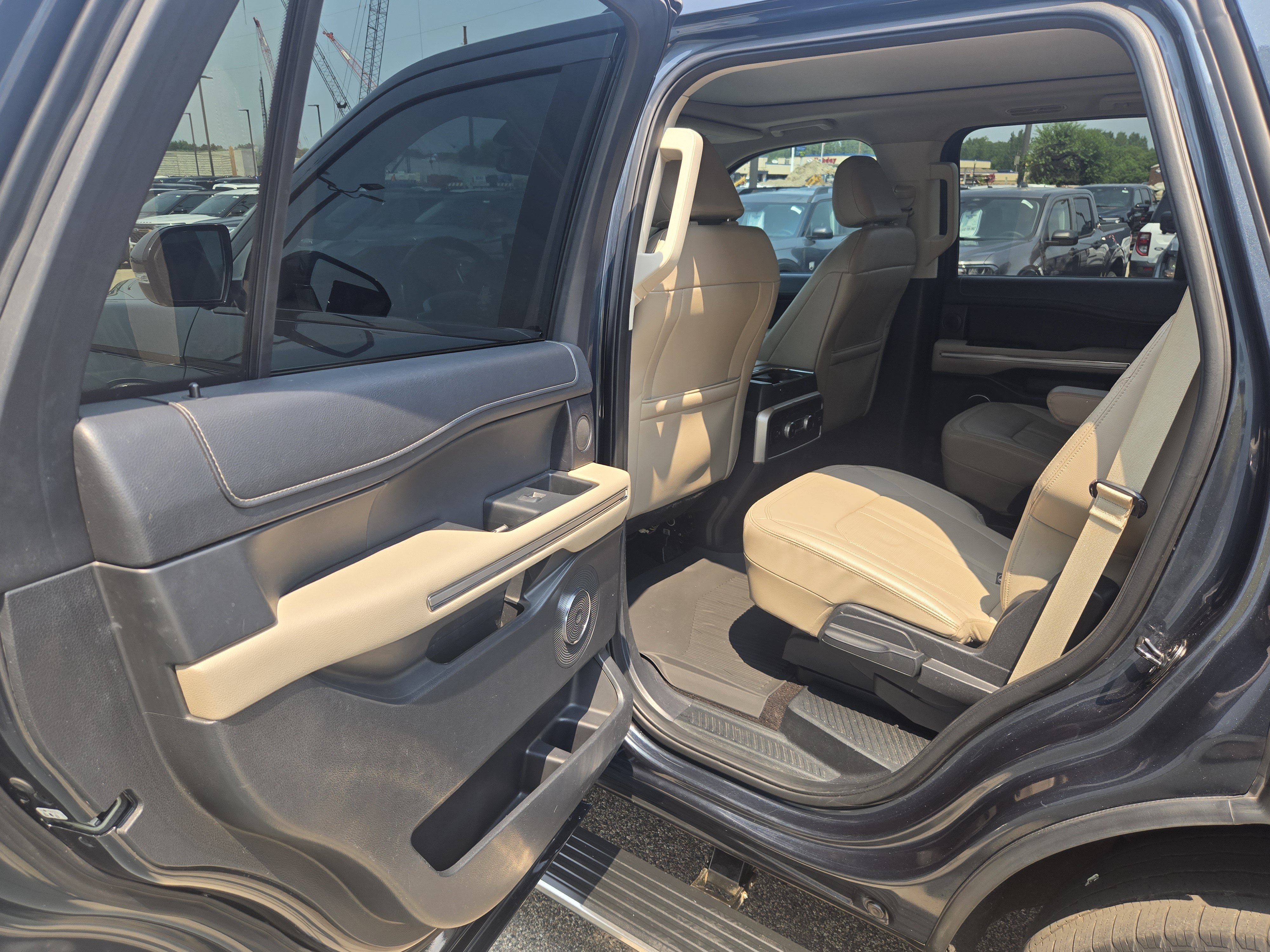 Certified 2022 Ford Expedition Limited AWD/4WD image 12
