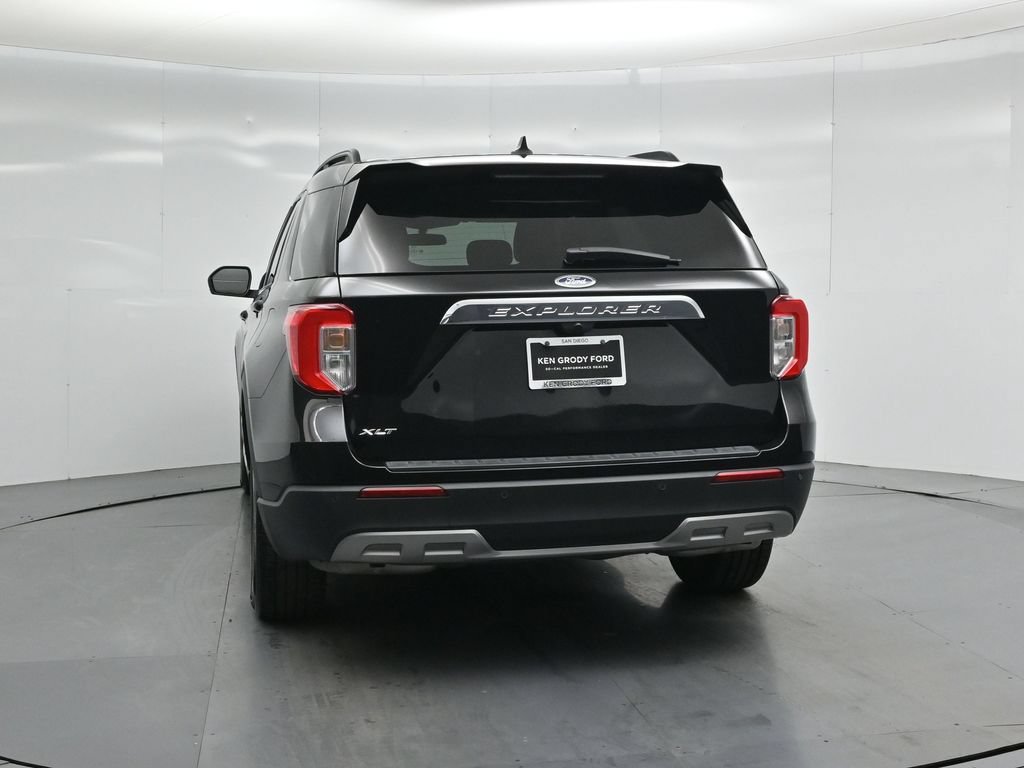 Certified 2023 Ford Explorer XLT w/ Equipment Group 202A RWD image 28
