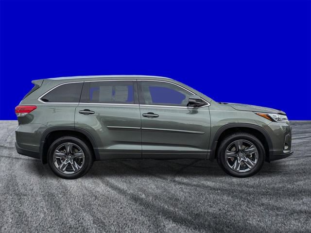 Used 2018 Toyota Highlander Limited Platinum FWD image 3