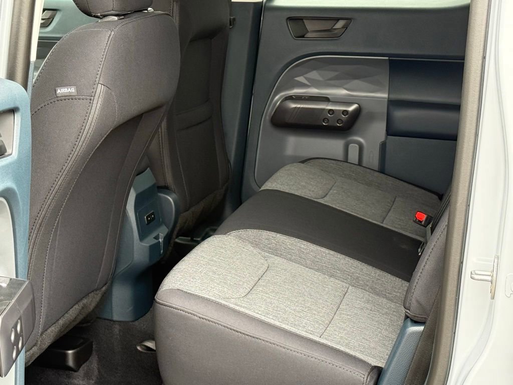 Certified 2025 Ford Maverick XLT w/ Black Appearance Package image 9