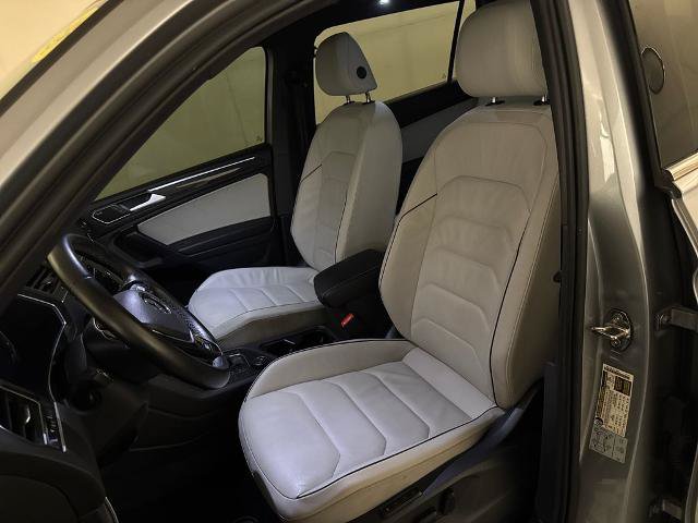 Used 2021 Volkswagen Tiguan SEL Premium R-Line w/ 3rd Row Seat Package AWD/4WD image 18