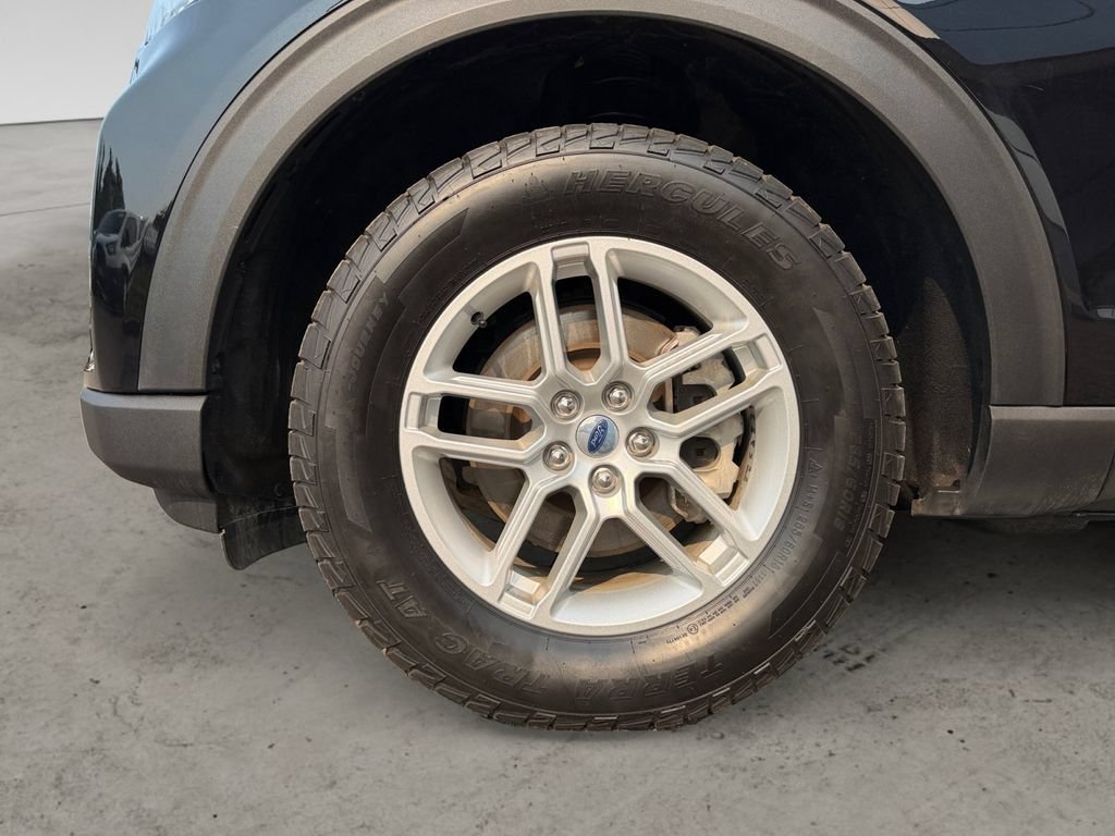 Certified 2025 Ford Explorer Active AWD/4WD image 9