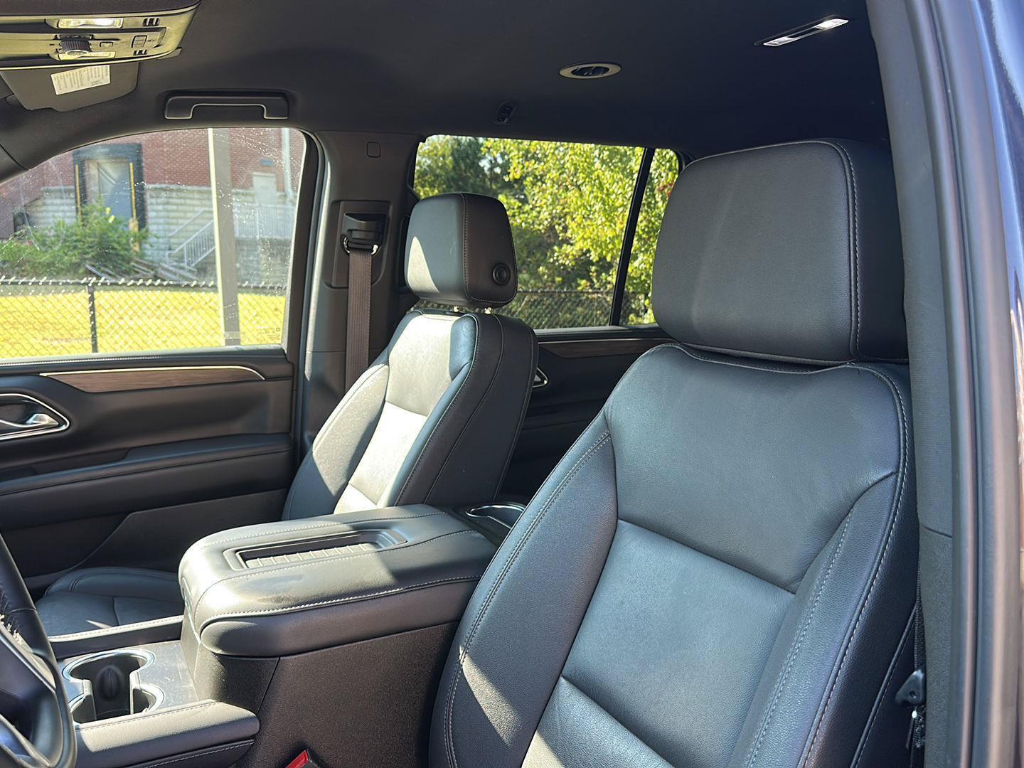 Used 2023 Chevrolet Tahoe Z71 w/ Luxury Package AWD/4WD image 12