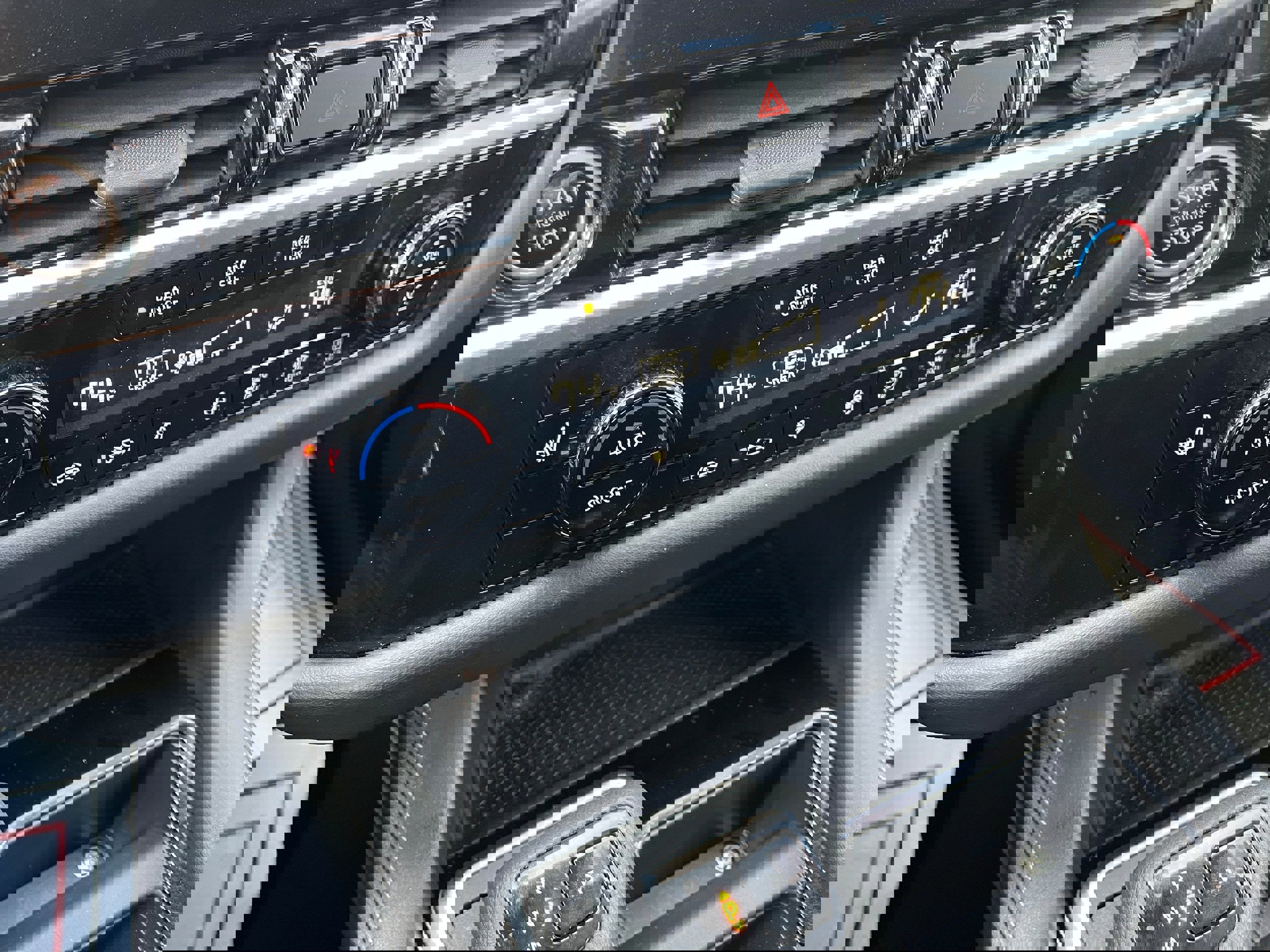 Used 2022 Nissan Pathfinder SV image 20