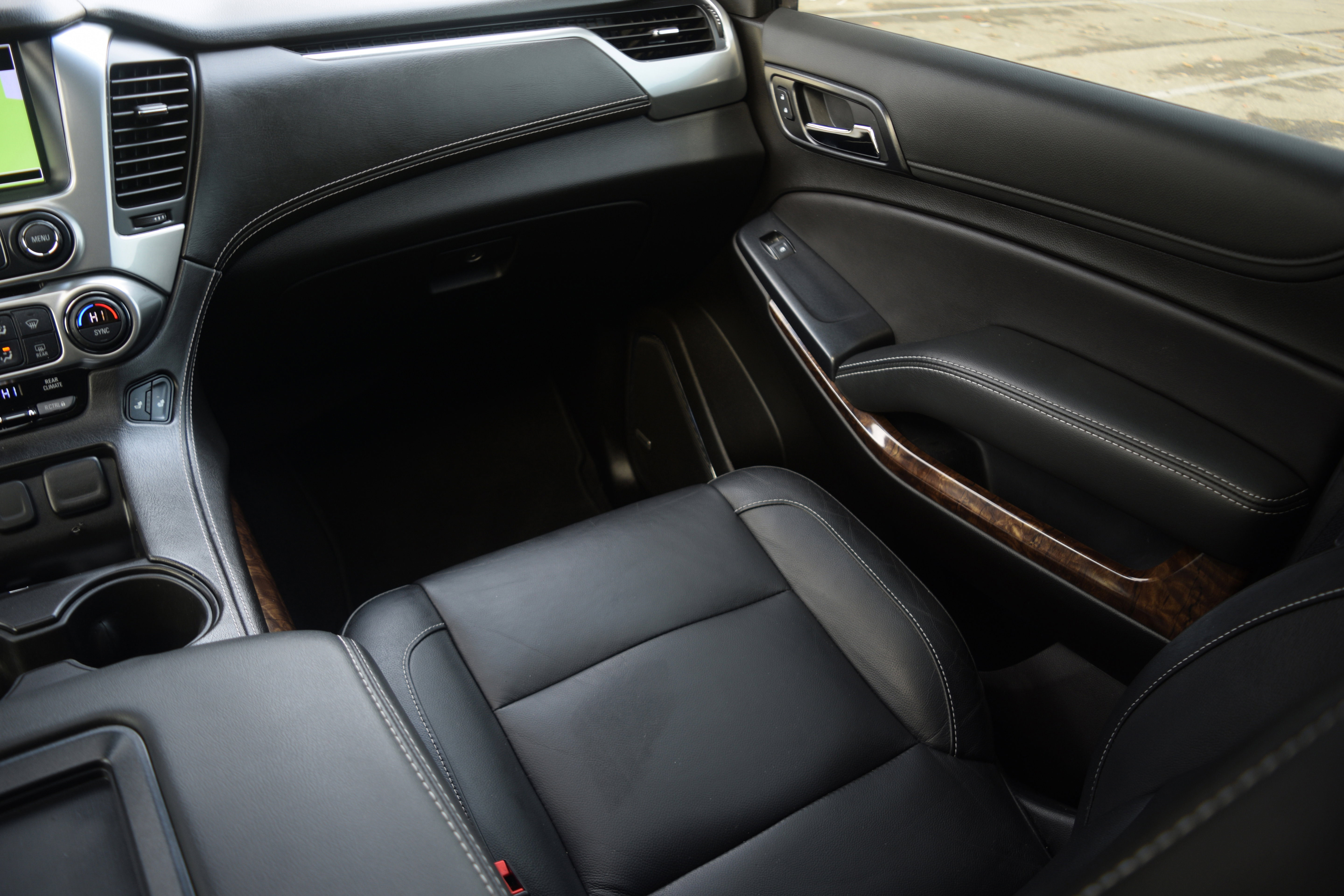 Used 2020 Chevrolet Tahoe LT w/ Luxury Package image 14