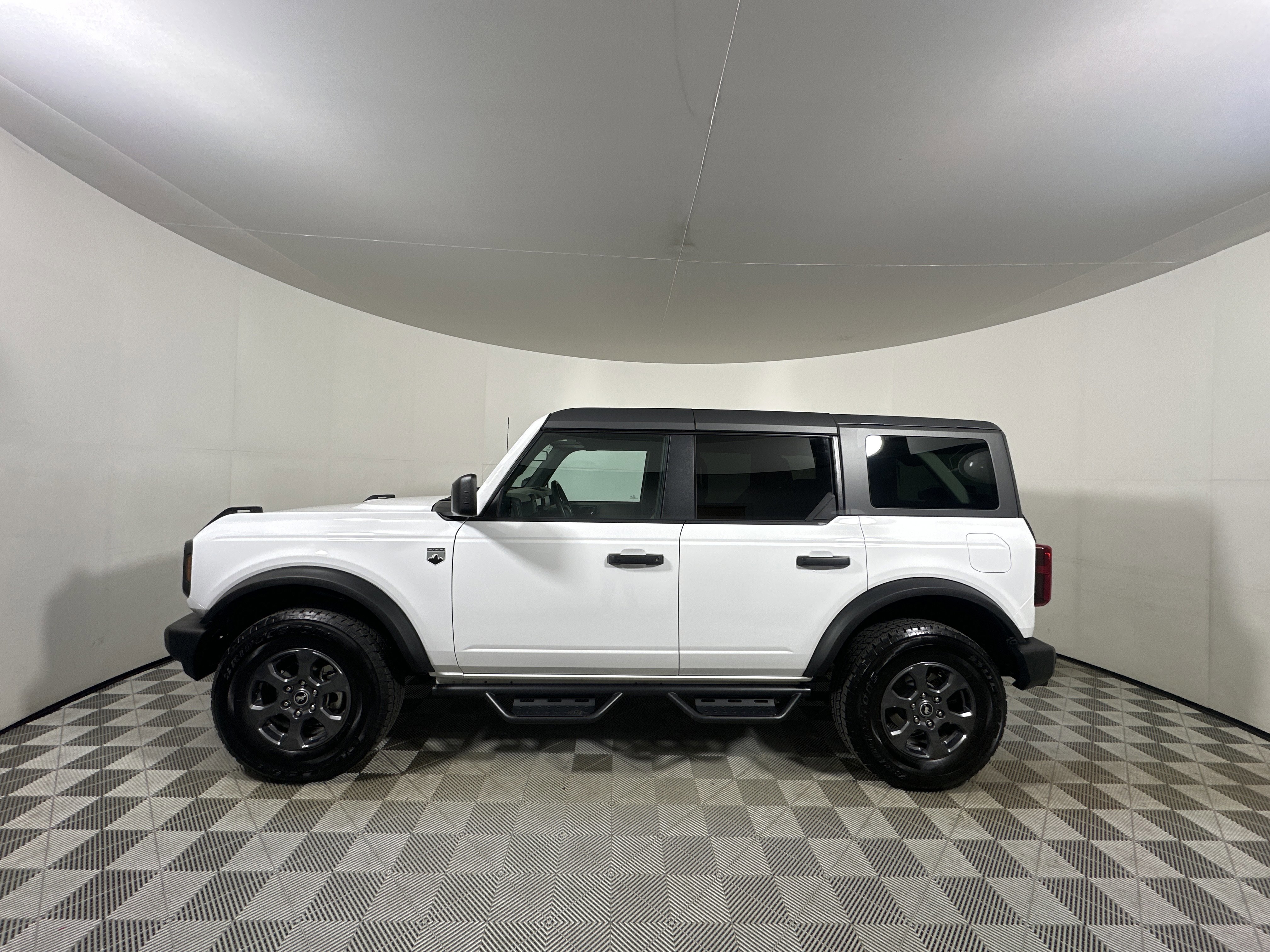 Certified 2024 Ford Bronco Big Bend AWD/4WD image 2