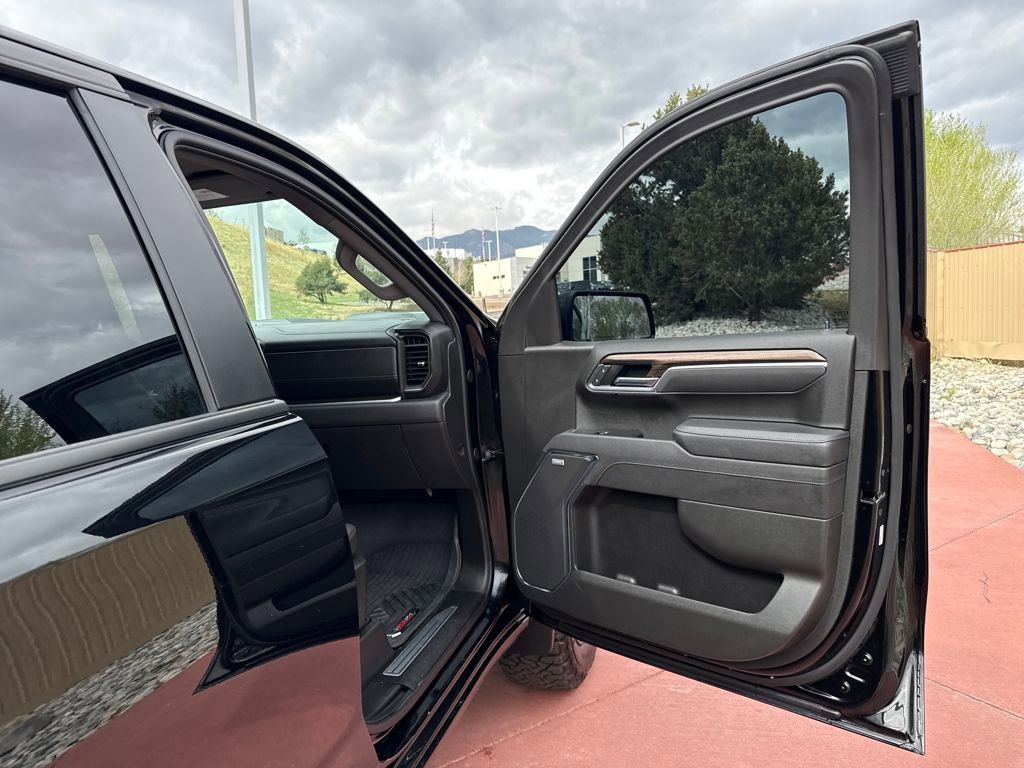 Used 2025 Chevrolet Silverado 1500 LT Trail Boss w/ LT Trail Boss Premium Package image 27