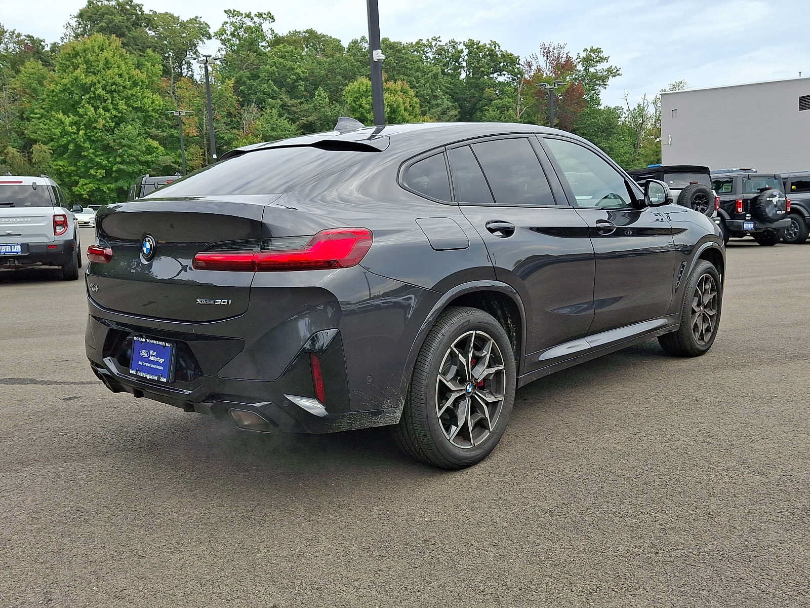 Used 2024 BMW X4 xDrive30i w/ Premium Package AWD/4WD image 6