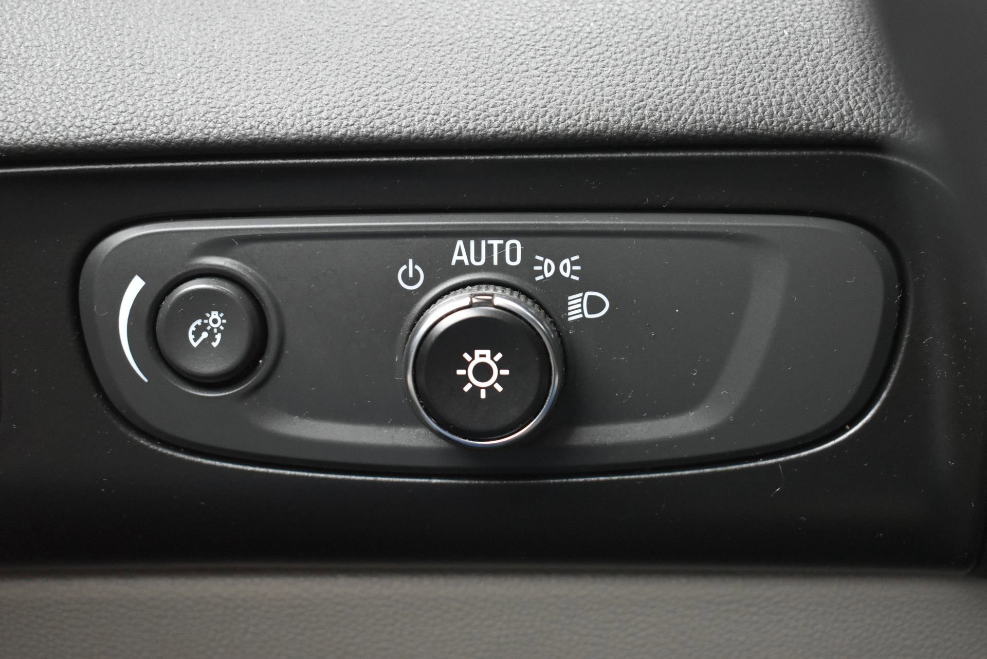 Used 2019 Buick Enclave Essence image 21