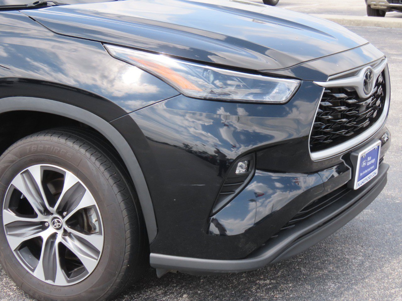 Used 2023 Toyota Highlander XLE FWD image 5