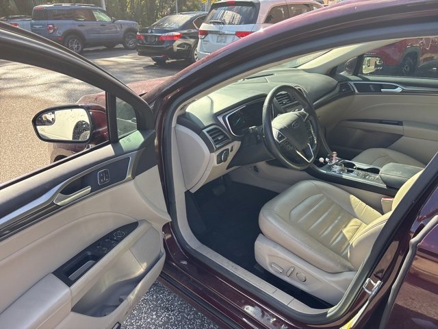 Certified 2017 Ford Fusion SE w/ Fusion SE Technology Package image 10