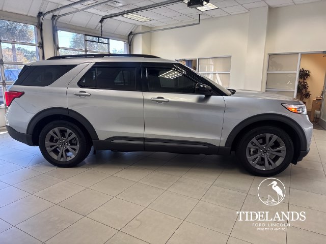 Certified 2024 Ford Explorer XLT w/ Equipment Group 202A RWD image 10
