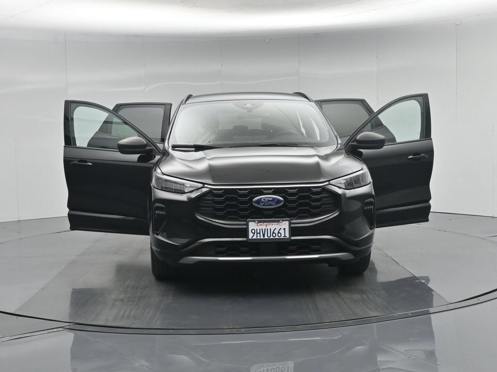 Certified 2023 Ford Escape ST-Line w/ Tech Pack #1 FWD image 33
