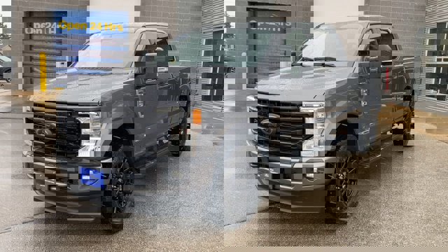 Certified 2022 Ford F250 XLT w/ Black Appearance Package image 5