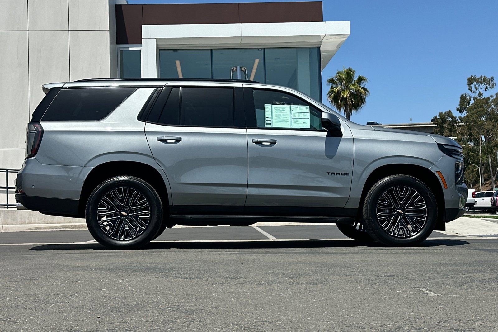 Used 2026 Chevrolet Tahoe RST w/ Advanced Technology Package image 2