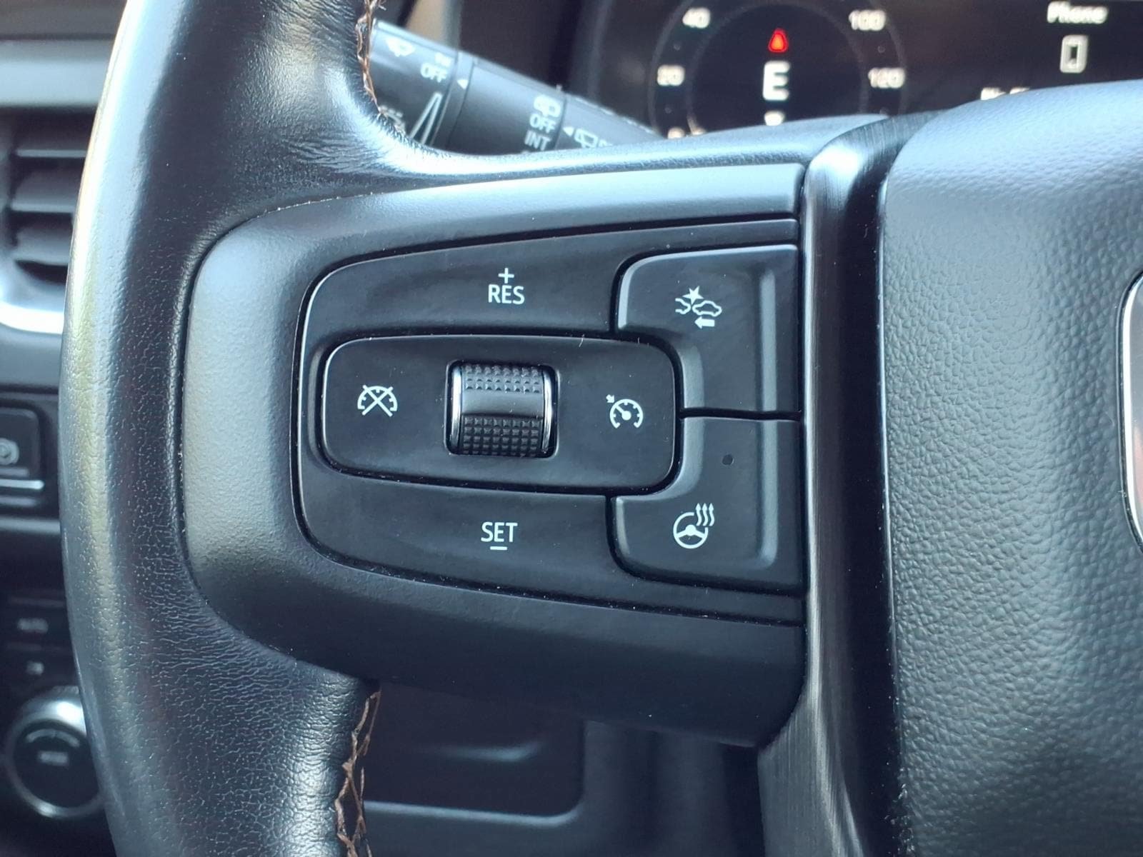 Used 2022 GMC Yukon XL AT4 AWD/4WD image 29