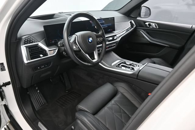 Used 2025 BMW X5 xDrive50e AWD/4WD image 11