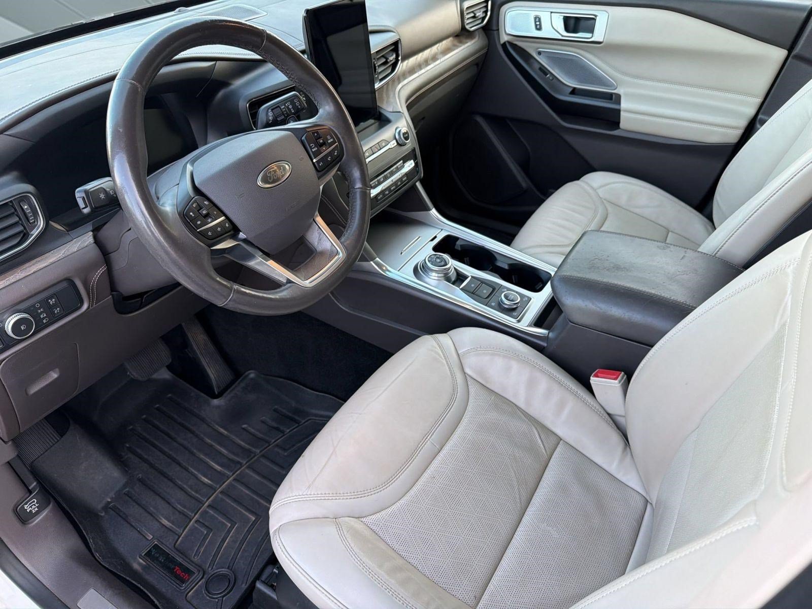 Certified 2020 Ford Explorer Platinum w/ Premium Technology Package AWD/4WD image 4