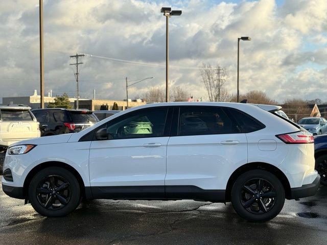 Certified 2021 Ford Edge SE image 4