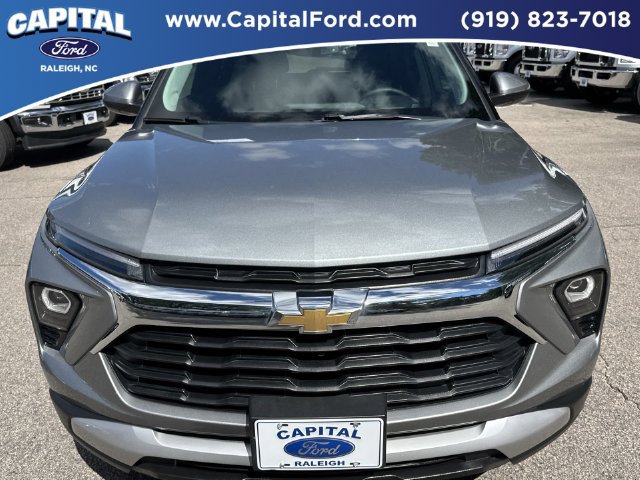 Used 2025 Chevrolet TrailBlazer LT w/ Convenience Package AWD/4WD image 10