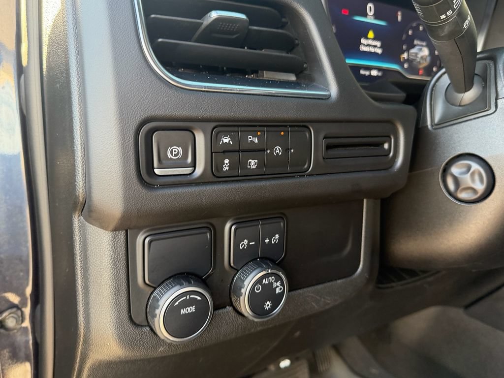 Used 2023 Chevrolet Tahoe LT w/ Luxury Package RWD image 10