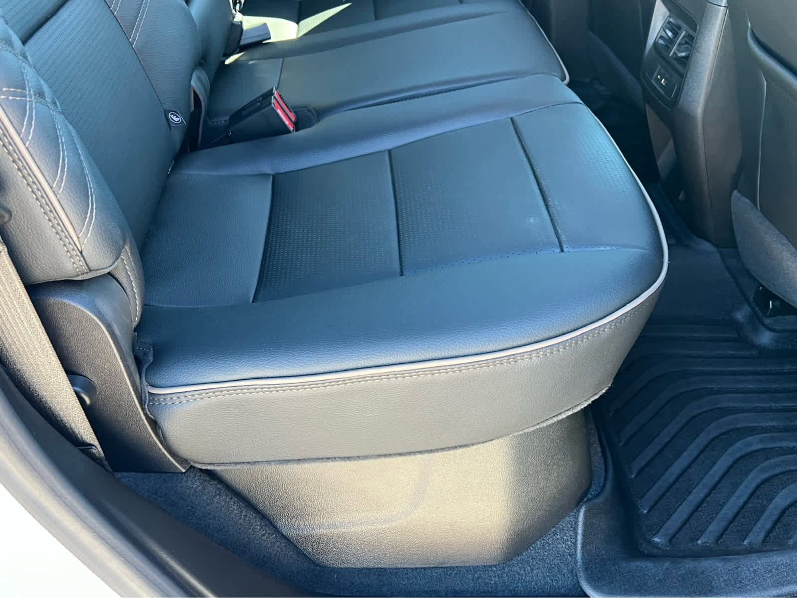 Used 2023 GMC Canyon Denali image 23