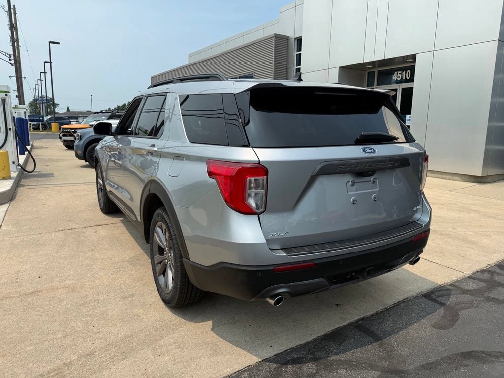 Certified 2024 Ford Explorer XLT w/ Equipment Group 202A AWD/4WD image 7
