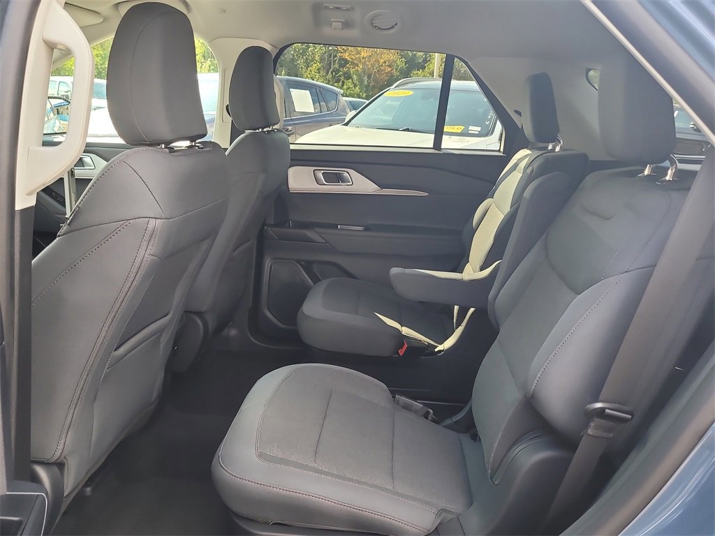 Certified 2025 Ford Explorer Active image 11