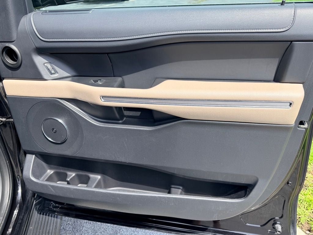 Certified 2024 Ford Expedition Limited AWD/4WD image 10